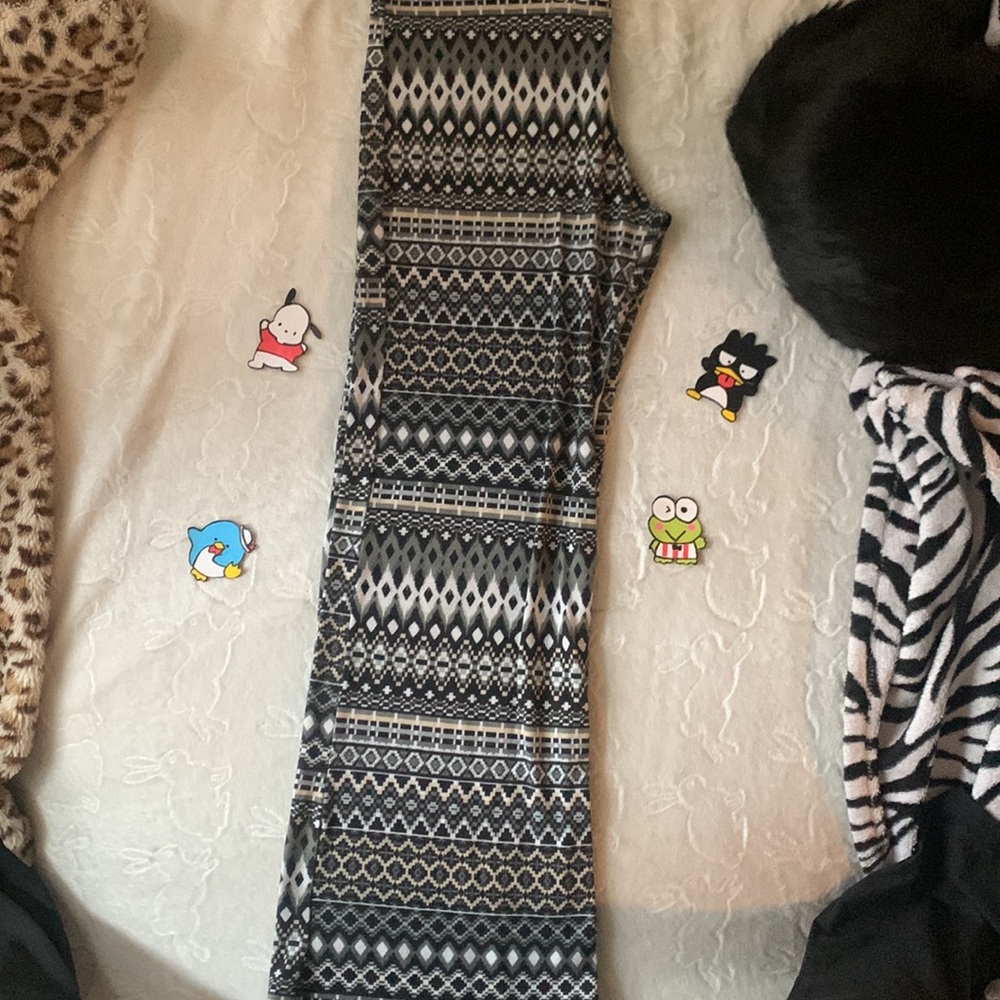Patterned Pants! - Picture 3 of 6